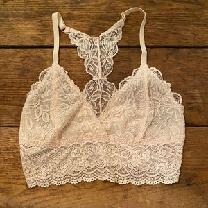 NWOT Light Pink Lace Bralette - Size Small
